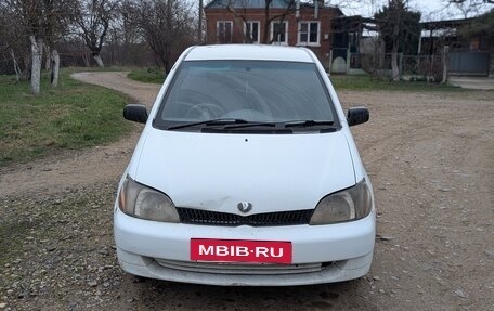 Toyota Platz, 2000 год, 3 фотография