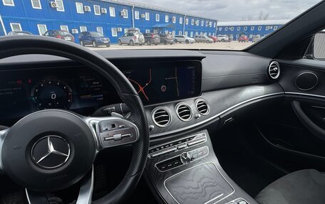 Mercedes-Benz E-Класс, 2019 год, 3 750 000 рублей, 5 фотография