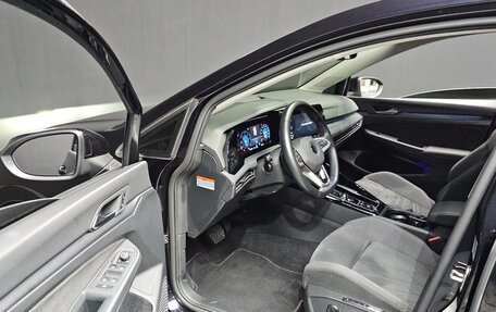 Volkswagen Golf VIII, 2022 год, 2 321 000 рублей, 14 фотография