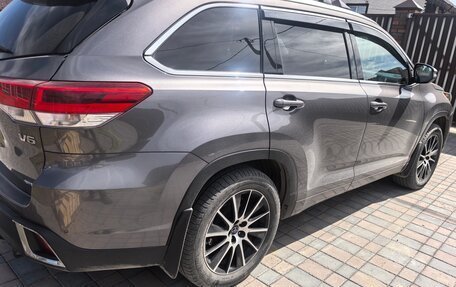 Toyota Highlander III, 2019 год, 4 200 000 рублей, 3 фотография