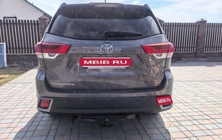 Toyota Highlander III, 2019 год, 4 200 000 рублей, 9 фотография