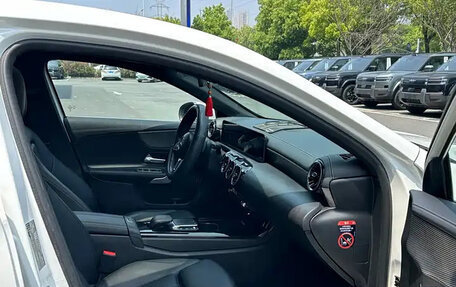 Mercedes-Benz A-Класс, 2022 год, 1 980 000 рублей, 10 фотография