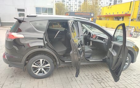 Toyota RAV4, 2018 год, 2 900 000 рублей, 6 фотография