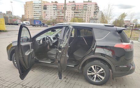 Toyota RAV4, 2018 год, 2 900 000 рублей, 5 фотография