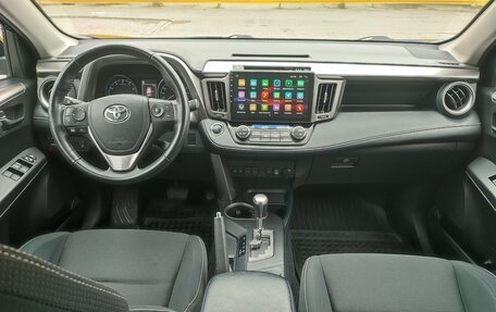 Toyota RAV4, 2018 год, 2 900 000 рублей, 11 фотография