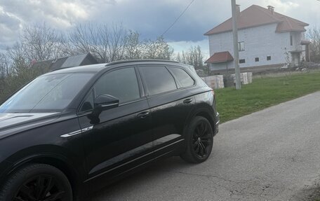 Volkswagen Touareg III, 2019 год, 6 800 000 рублей, 3 фотография