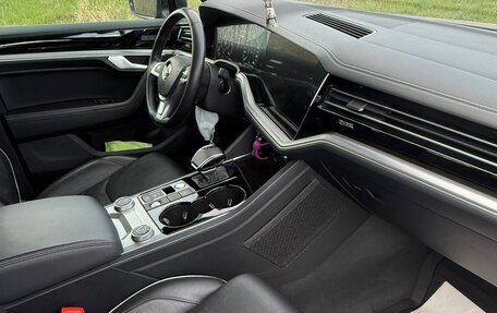 Volkswagen Touareg III, 2019 год, 6 800 000 рублей, 10 фотография