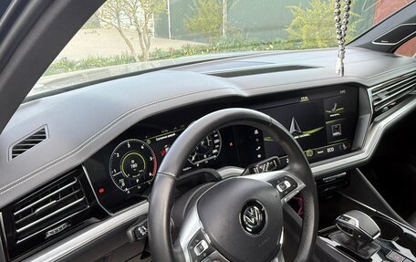Volkswagen Touareg III, 2019 год, 6 800 000 рублей, 11 фотография