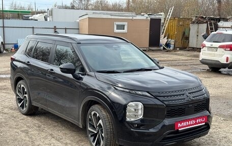 Mitsubishi Outlander, 2024 год, 4 590 000 рублей, 2 фотография