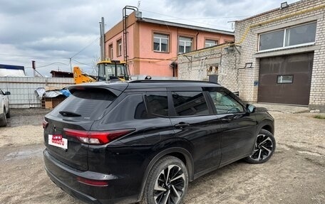 Mitsubishi Outlander, 2024 год, 4 590 000 рублей, 8 фотография