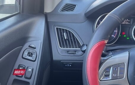 Hyundai ix35 I рестайлинг, 2013 год, 1 300 000 рублей, 9 фотография