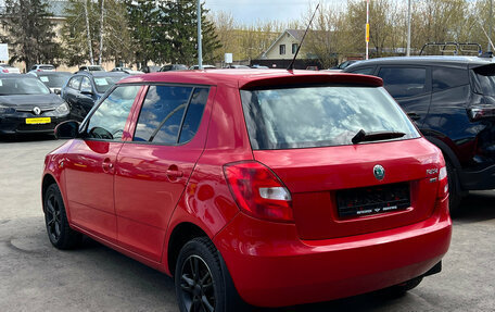 Skoda Fabia II, 2011 год, 700 000 рублей, 6 фотография