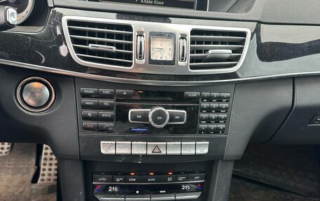 Mercedes-Benz E-Класс, 2014 год, 2 350 000 рублей, 3 фотография