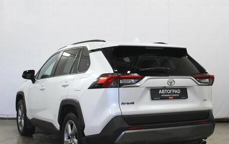 Toyota RAV4, 2020 год, 3 280 000 рублей, 6 фотография