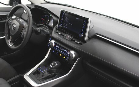 Toyota RAV4, 2020 год, 3 280 000 рублей, 7 фотография