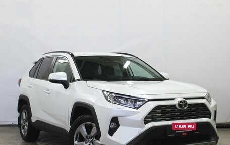 Toyota RAV4, 2020 год, 3 280 000 рублей, 3 фотография