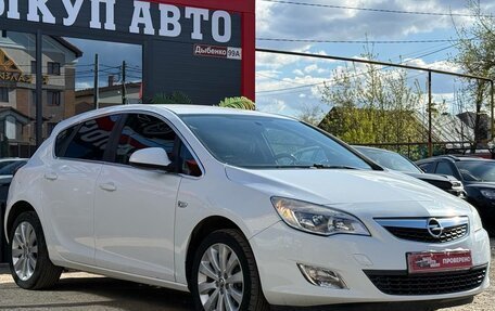 Opel Astra J, 2011 год, 640 000 рублей, 2 фотография