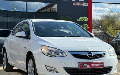 Opel Astra J, 2011 год, 640 000 рублей, 3 фотография