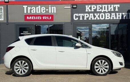 Opel Astra J, 2011 год, 640 000 рублей, 13 фотография