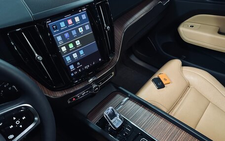 Volvo XC60 II, 2023 год, 4 980 000 рублей, 8 фотография