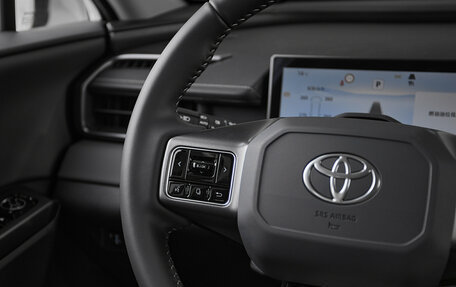 Toyota RAV4, 2026 год, 4 450 000 рублей, 17 фотография