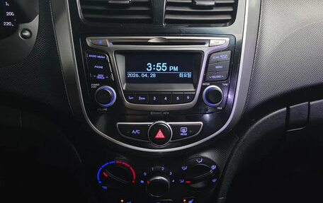 Hyundai Solaris II рестайлинг, 2016 год, 1 250 000 рублей, 13 фотография