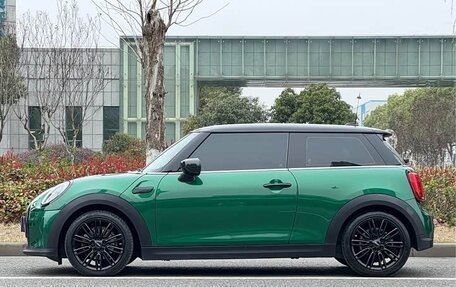 MINI Hatch, 2022 год, 1 994 000 рублей, 7 фотография