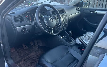 Volkswagen Jetta VI, 2015 год, 1 100 000 рублей, 2 фотография