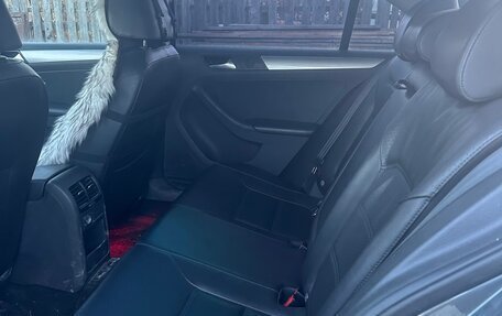 Volkswagen Jetta VI, 2015 год, 1 100 000 рублей, 3 фотография