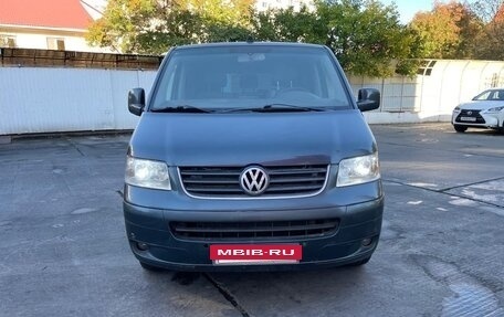 Volkswagen Caravelle T5, 2008 год, 1 520 000 рублей, 2 фотография