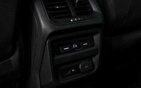 Volkswagen Tiguan II, 2019 год, 2 790 000 рублей, 15 фотография