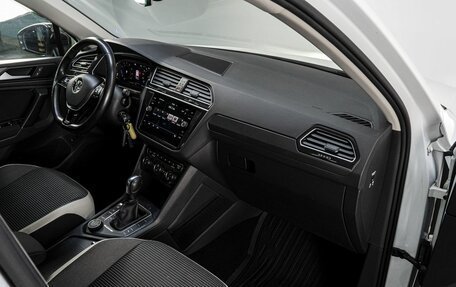 Volkswagen Tiguan II, 2019 год, 2 790 000 рублей, 17 фотография