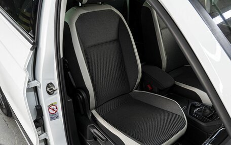 Volkswagen Tiguan II, 2019 год, 2 790 000 рублей, 18 фотография