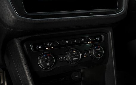 Volkswagen Tiguan II, 2019 год, 2 790 000 рублей, 23 фотография