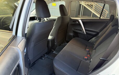 Toyota RAV4, 2016 год, 2 230 000 рублей, 12 фотография