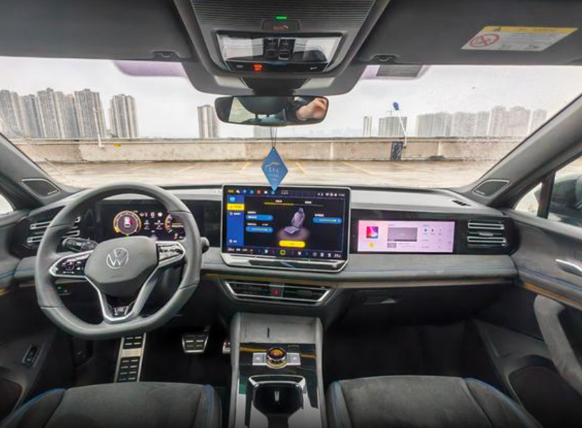 Volkswagen Tiguan II, 2024 год, 4 560 000 рублей, 10 фотография