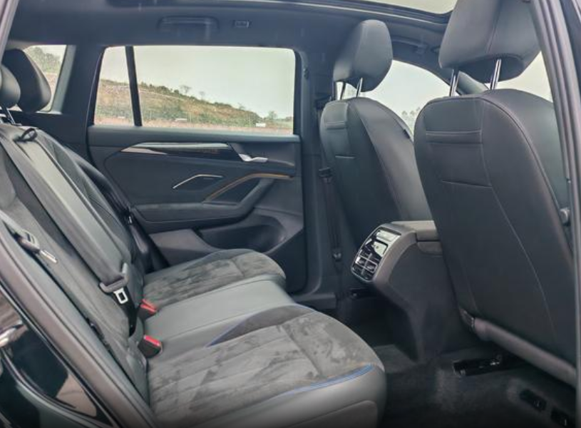 Volkswagen Tiguan II, 2024 год, 4 560 000 рублей, 12 фотография