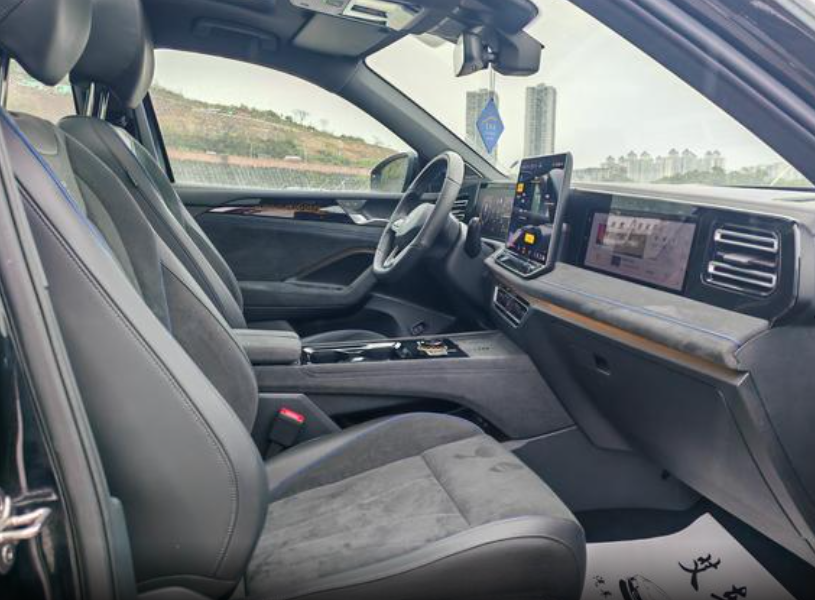 Volkswagen Tiguan II, 2024 год, 4 560 000 рублей, 8 фотография