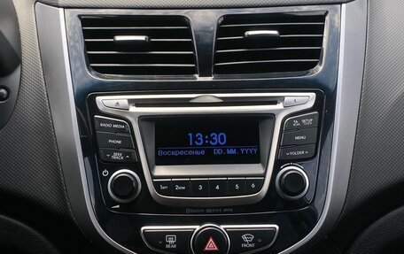 Hyundai Solaris II рестайлинг, 2015 год, 1 080 000 рублей, 22 фотография