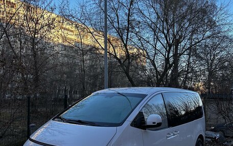 Hyundai Staria, 2021 год, 3 990 000 рублей, 2 фотография