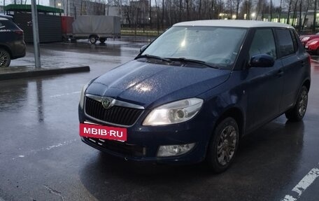 Skoda Fabia II, 2011 год, 410 000 рублей, 2 фотография