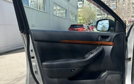 Toyota Avensis III рестайлинг, 2006 год, 700 000 рублей, 8 фотография