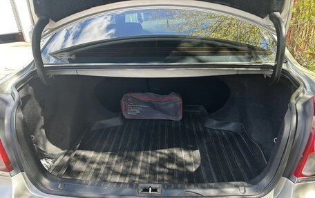 Toyota Avensis III рестайлинг, 2006 год, 700 000 рублей, 22 фотография