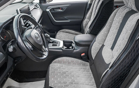 Toyota RAV4, 2019 год, 3 899 000 рублей, 11 фотография