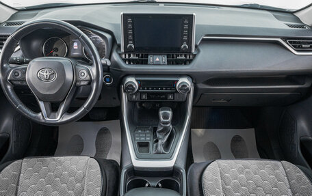 Toyota RAV4, 2019 год, 3 899 000 рублей, 10 фотография