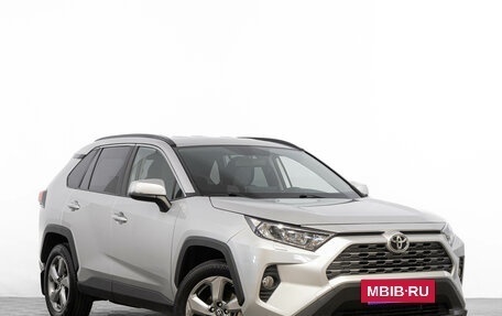 Toyota RAV4, 2019 год, 3 899 000 рублей, 2 фотография