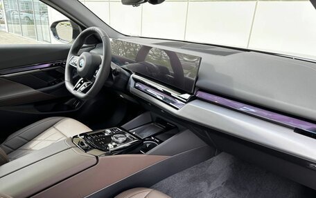 BMW 5 серия, 2025 год, 8 990 000 рублей, 11 фотография