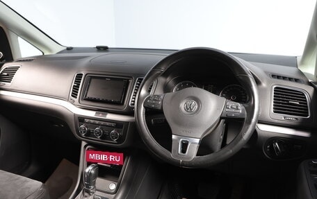 Volkswagen Sharan II, 2012 год, 1 449 000 рублей, 10 фотография