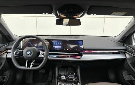 BMW 5 серия, 2025 год, 8 990 000 рублей, 12 фотография