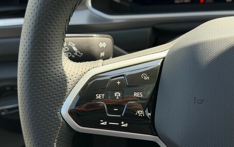 Volkswagen T-Roc I, 2025 год, 3 300 000 рублей, 21 фотография